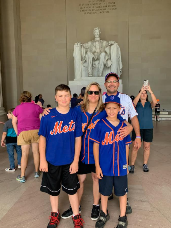 Salvatore Balsamo and his family ready to cheer on the New York Mets 