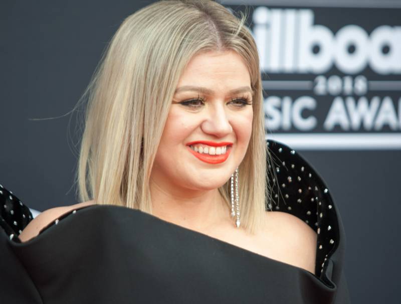 Kelly Clarkson, a Judge on The Voice 